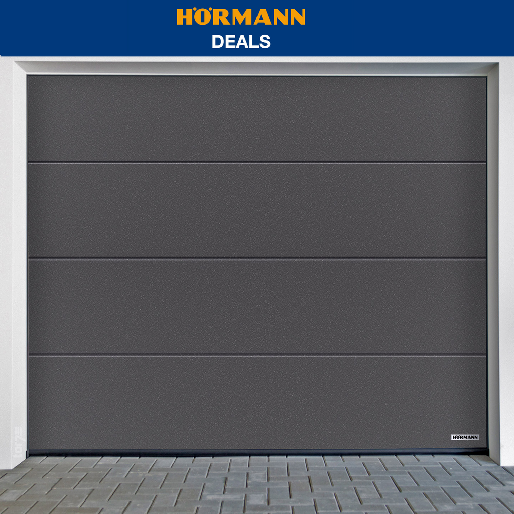 Hörmann RenoMatic L-Profilering garagedeur met planare structuur, hoogte 2080 mm, gesloten met stalen paneel en handgreep.