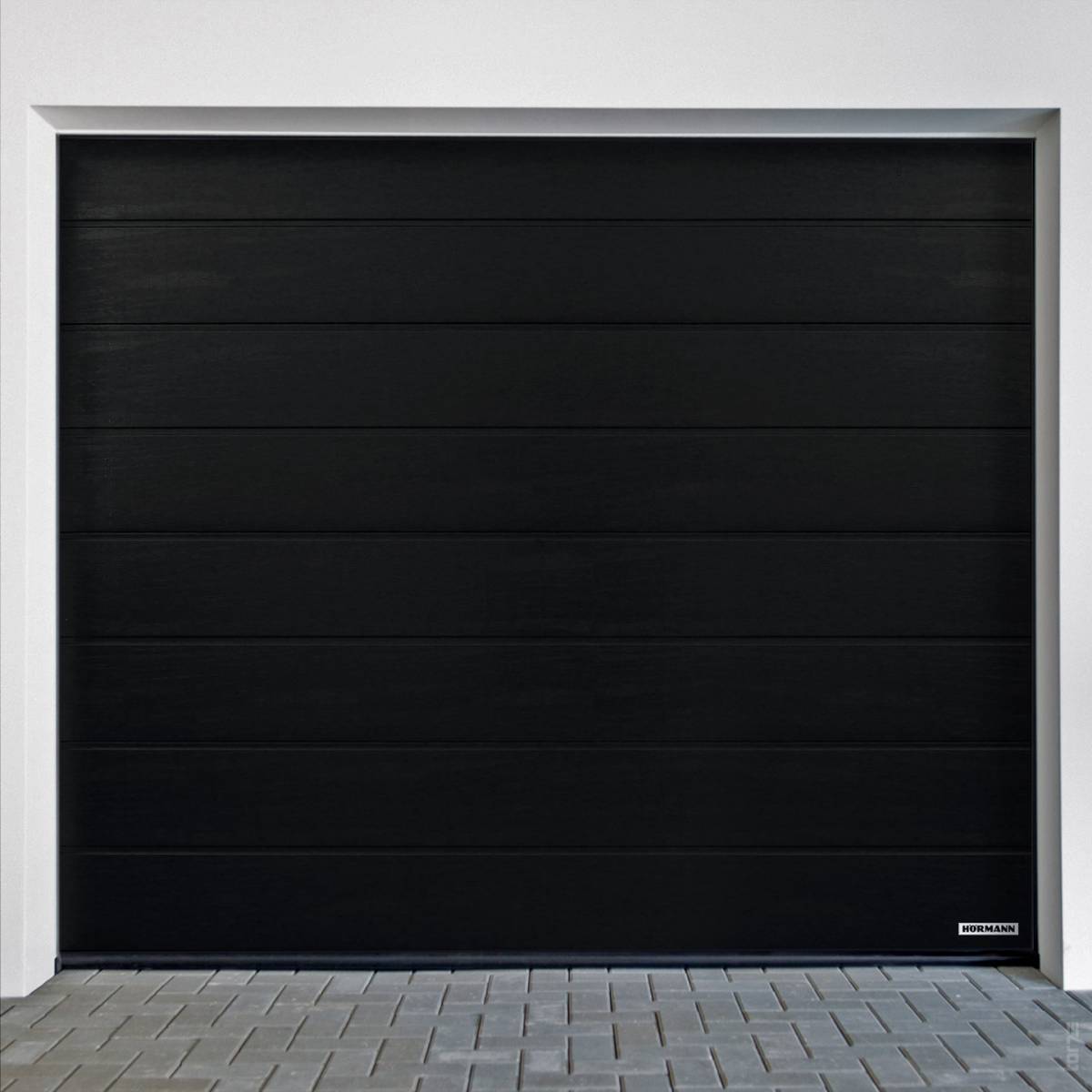 Hörmann RenoMatic M-Profilering garagedeur met houtnerf in diepzwart, sectiepoort, breedte tot 3500 mm, modern en duurzaam ontwerp
